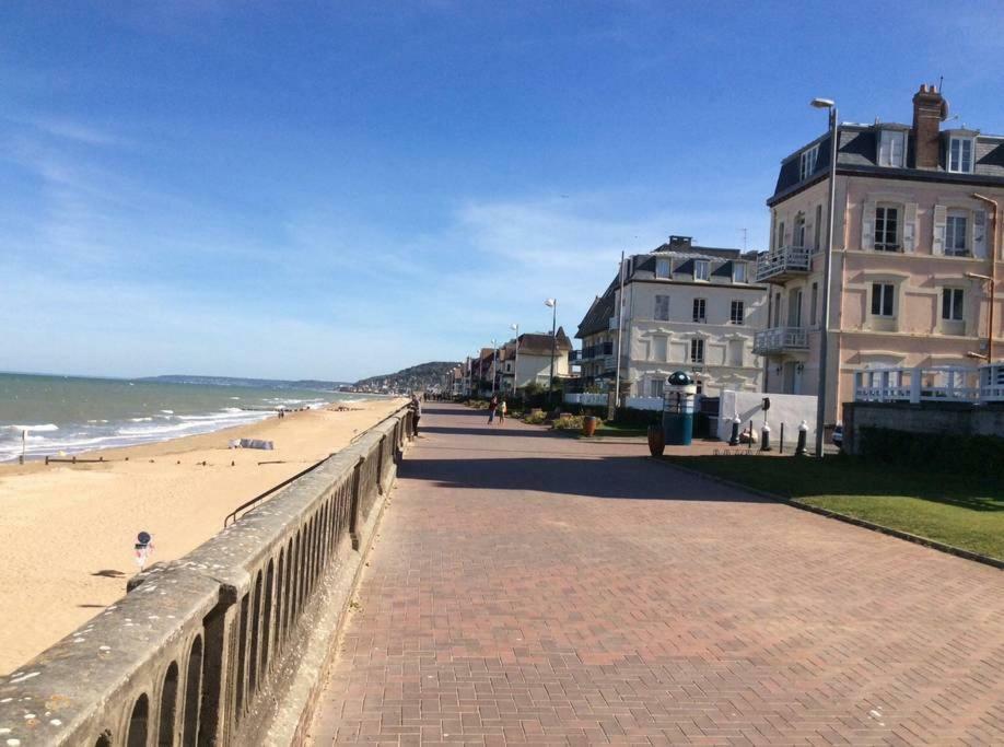 Cabourg Centre, Appartement Pour 4 Personnes A 100M De La Mer Экстерьер фото